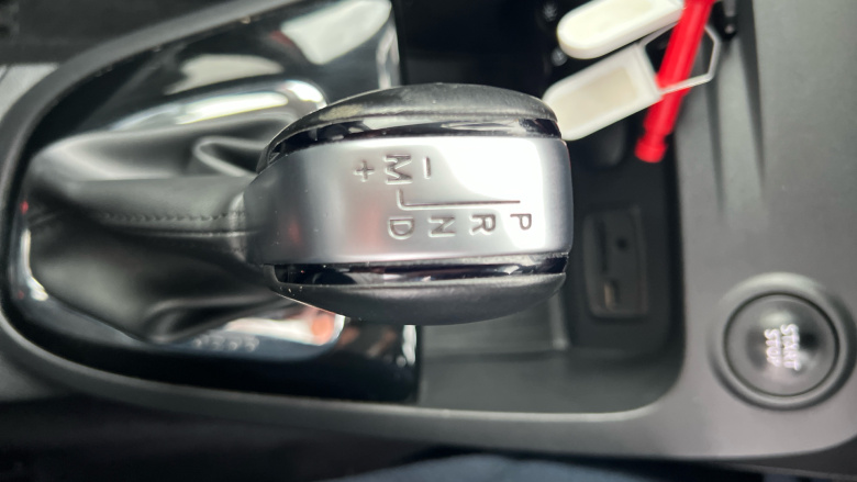 Renault Captur 1.2 TCE Signature Nav 5dr Auto Petrol Hatchback